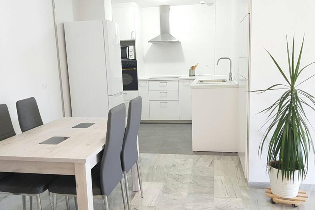 Playa Escollera Apartment Estepona Exterior photo